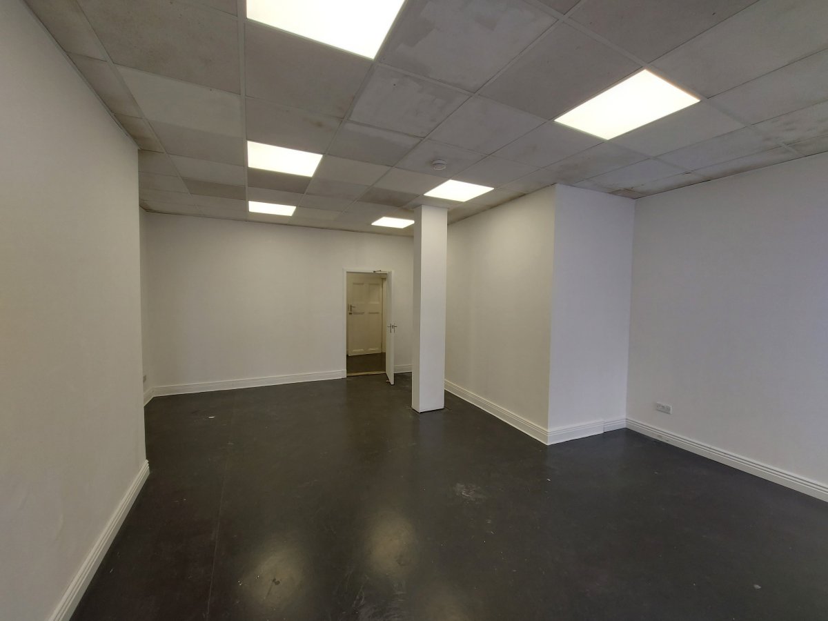 Retail/Shop in Ayr - photo 2
