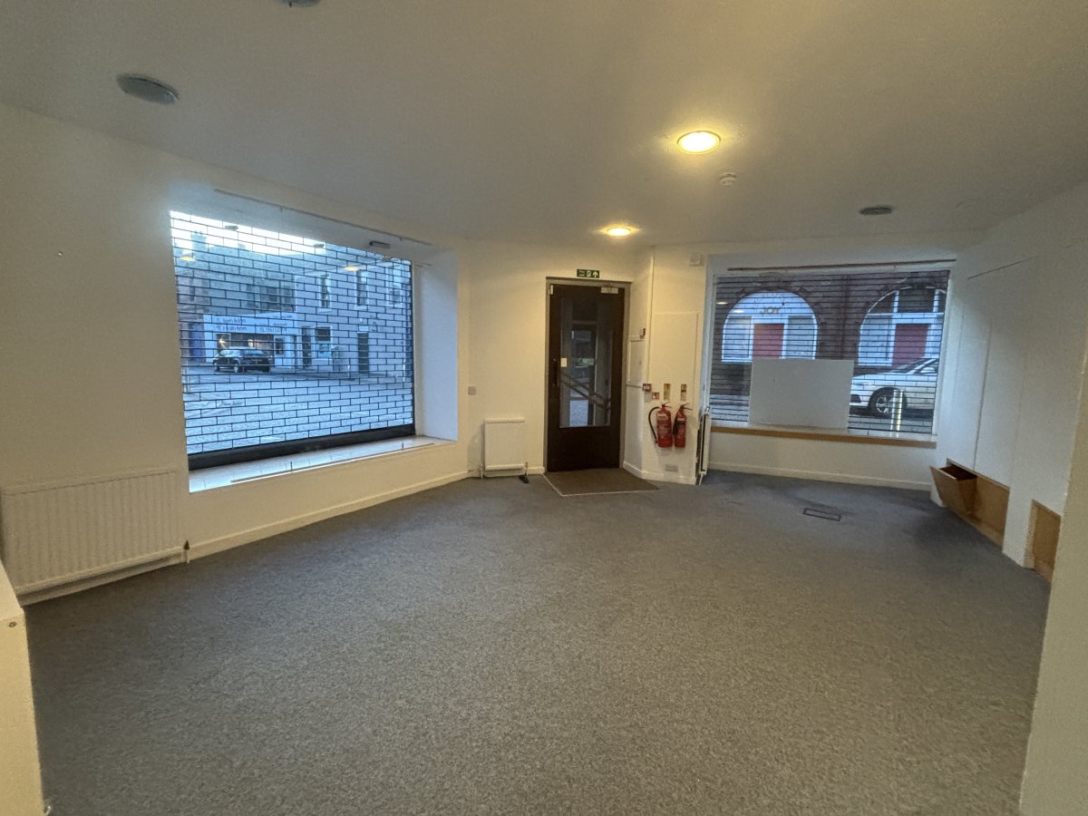 Retail/Shop in Kilmarnock - photo 2