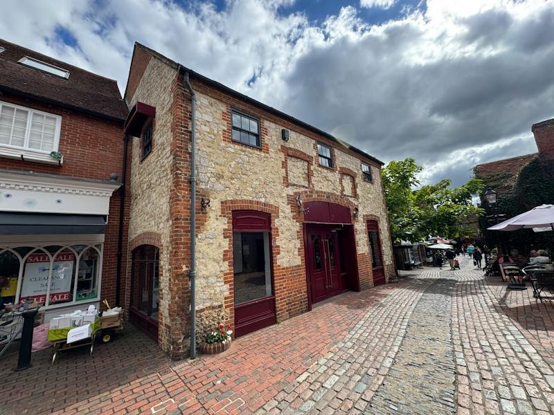 Retail in Farnham