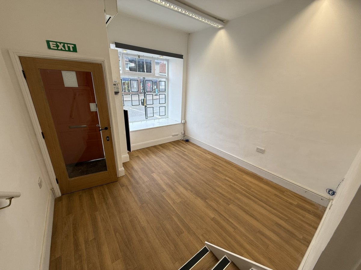 Retail/Shop in Leicester - photo 2