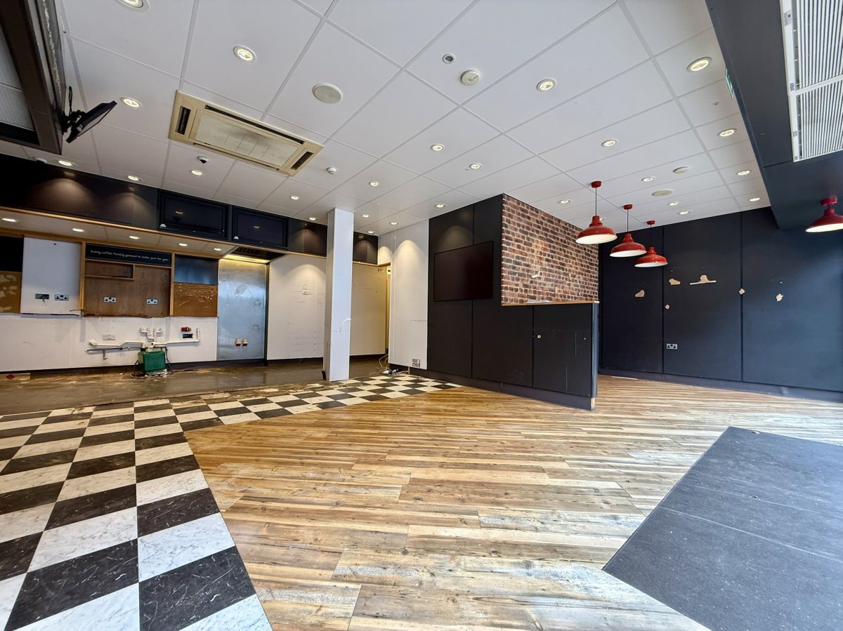Retail/Shop in Hinckley - photo 3