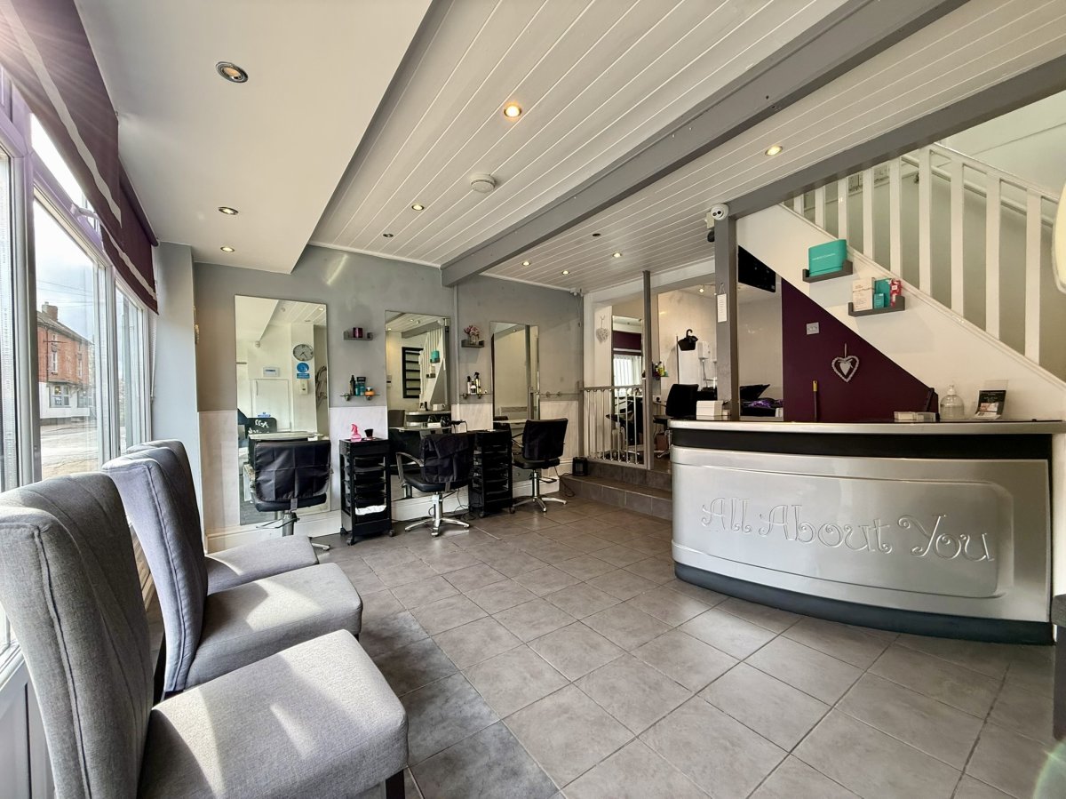 Retail/Shop in Nuneaton - photo 2