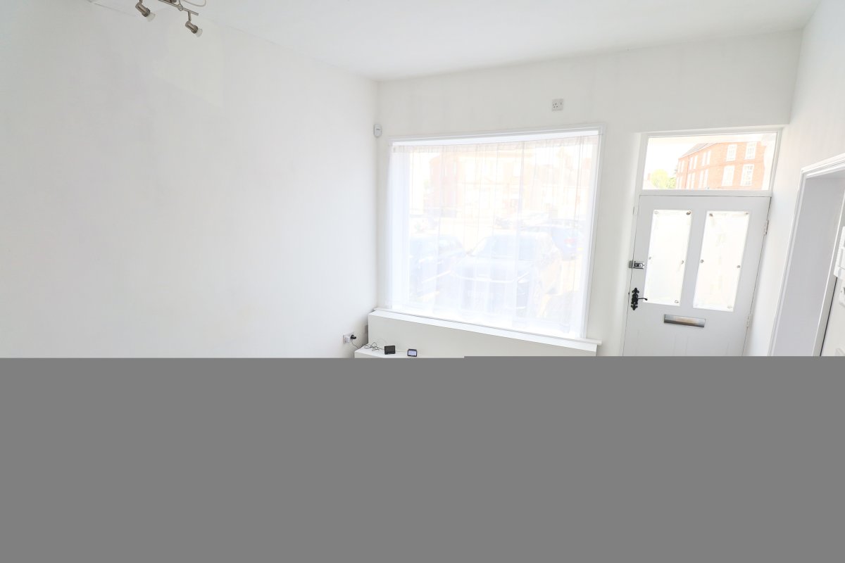 Retail/Shop in Nuneaton - photo 4
