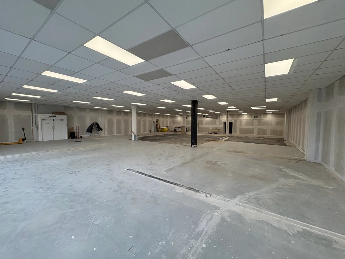 Retail/Shop in Lincoln - photo 2