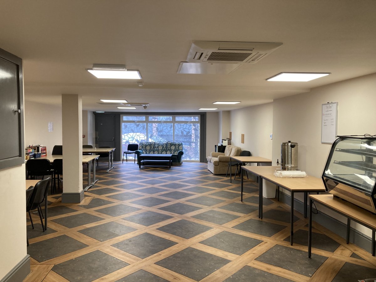 Retail/Shop in Sheffield - photo 2