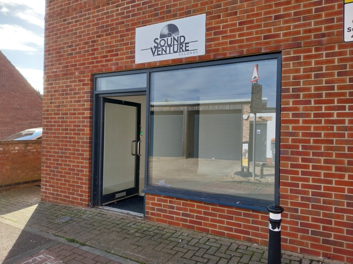 Retail in Bourne