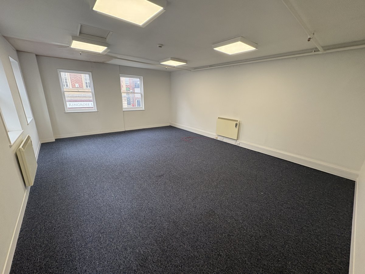 Retail/Shop in Lincoln - photo 4