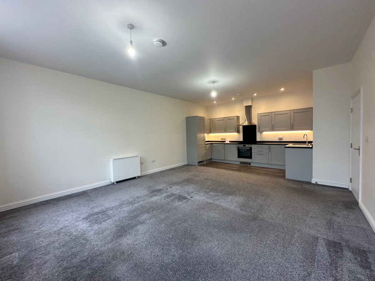 Retail/Shop in Brighouse - photo 2