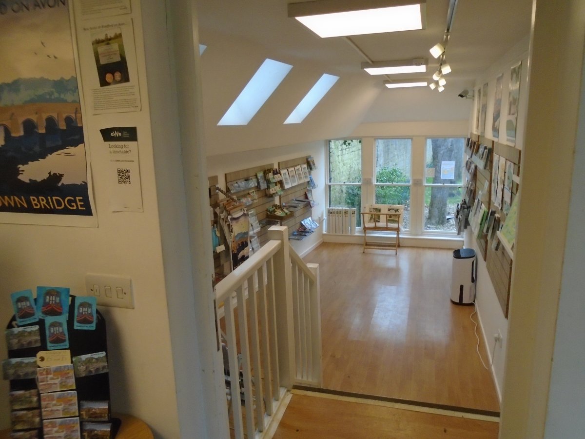 Retail/Shop in Bradford On Avon - photo 3