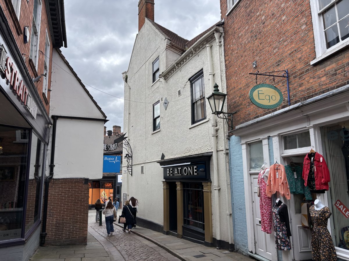 Retail/Shop in Lincoln - photo 3
