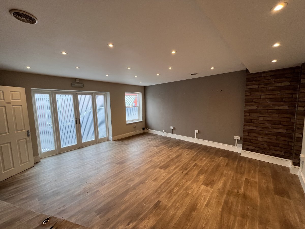 Retail/Shop in Cullompton - photo 3