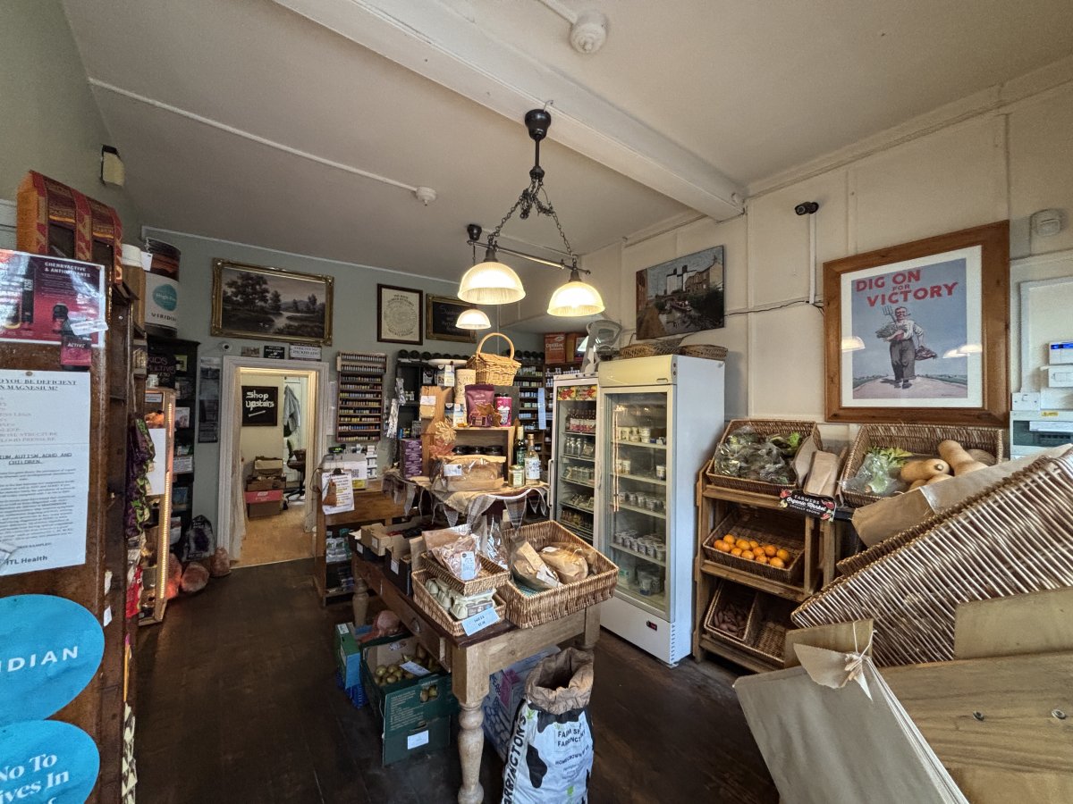 Retail/Shop in Brighouse - photo 4