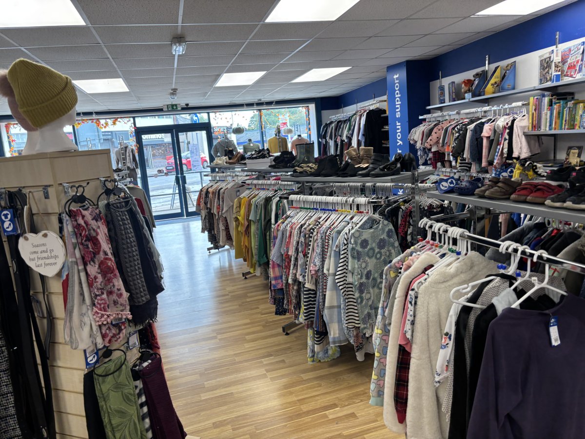 Retail/Shop in Hemsworth - photo 2