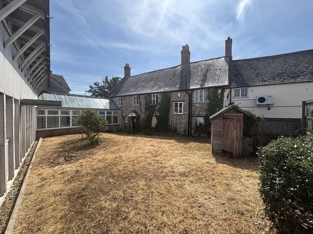 Retail/Shop in Chard - photo 3