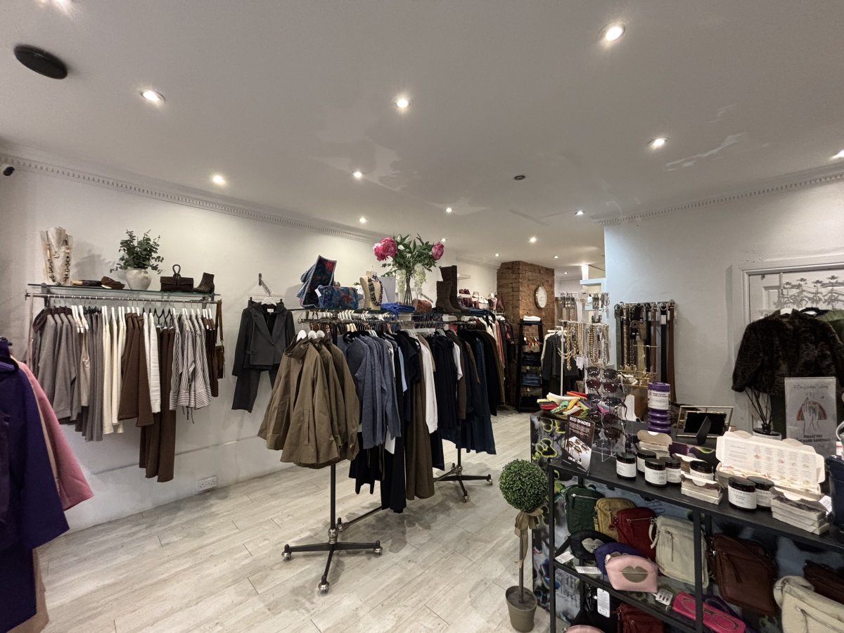 Retail/Shop in Brighouse - photo 2
