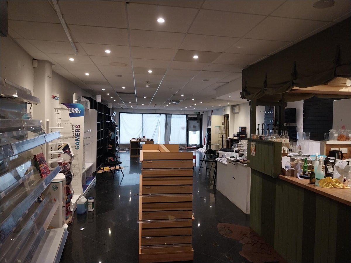 Retail/Shop in Crawley - photo 4