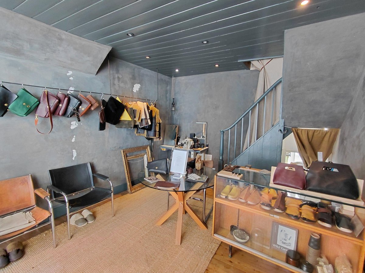 Retail/Shop in Brighton - photo 2
