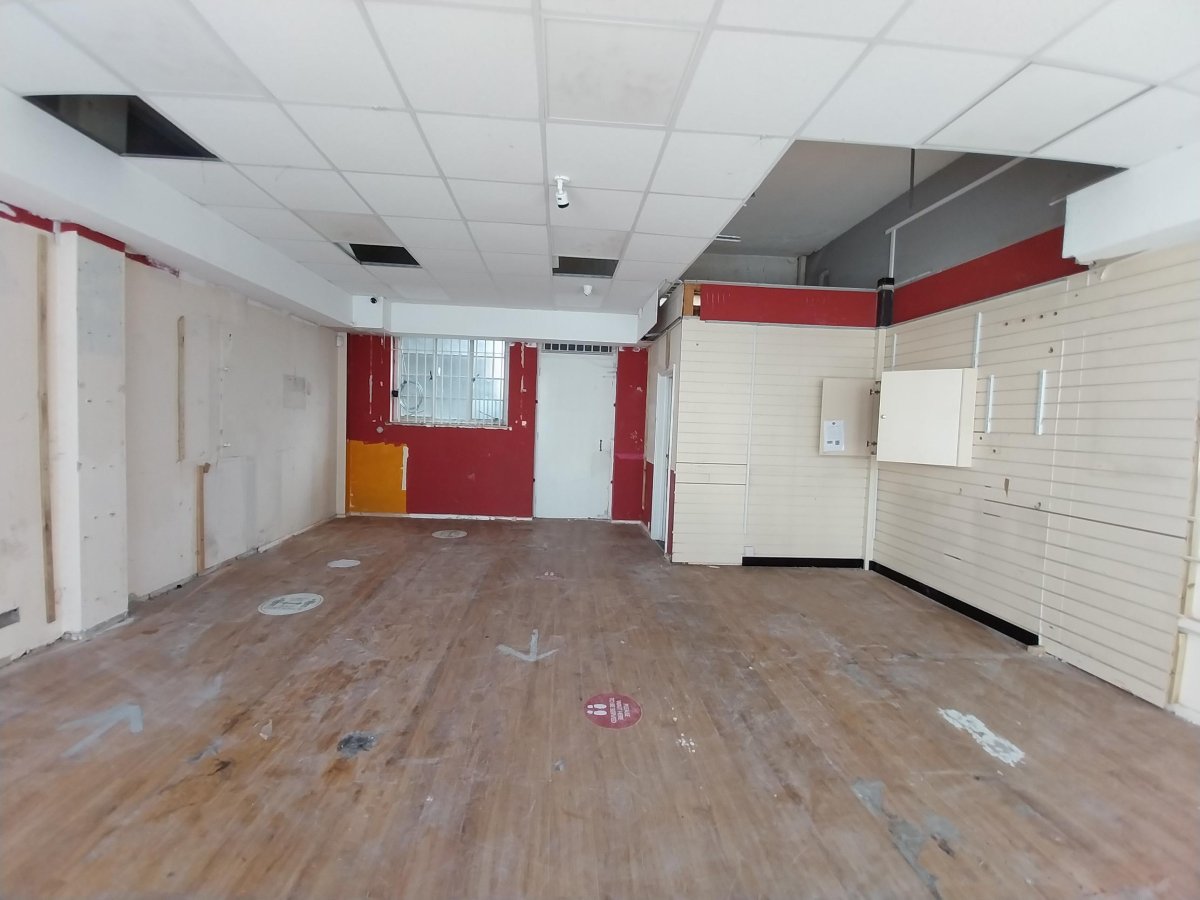 Retail/Shop in Brighton - photo 2