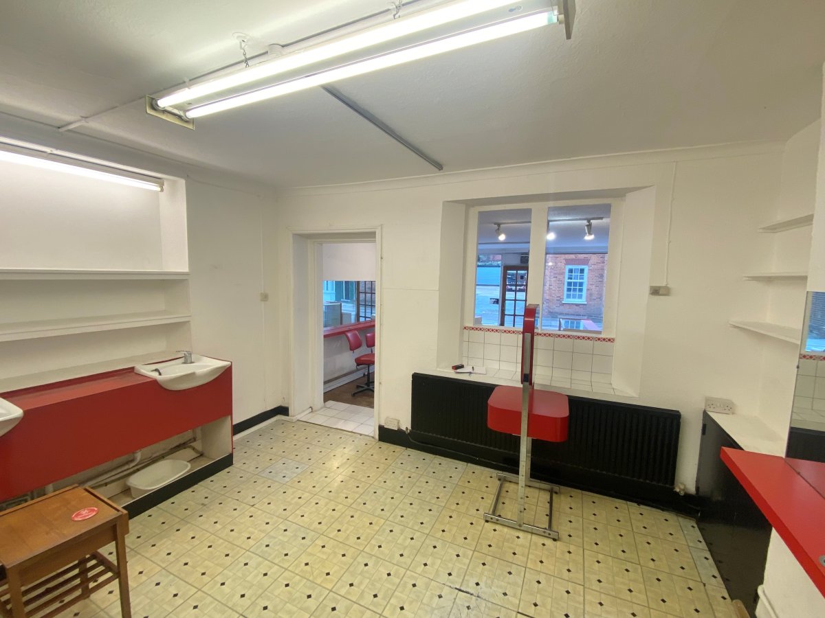 Retail/Shop in Westerham - photo 3