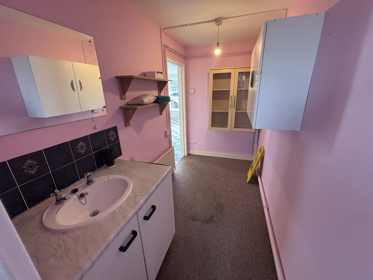 Retail/Shop in Shoreham By Sea - photo 4