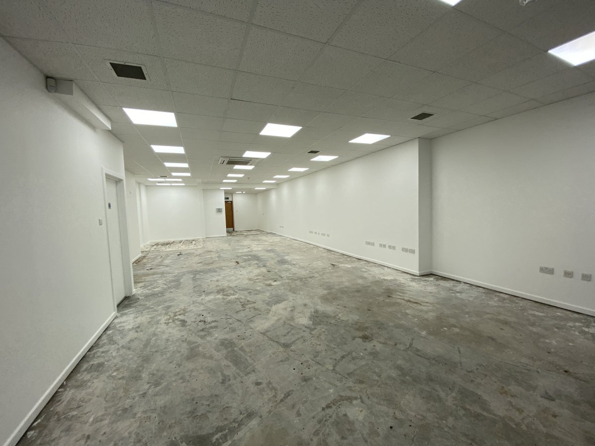 Retail/Shop in Croydon - photo 2