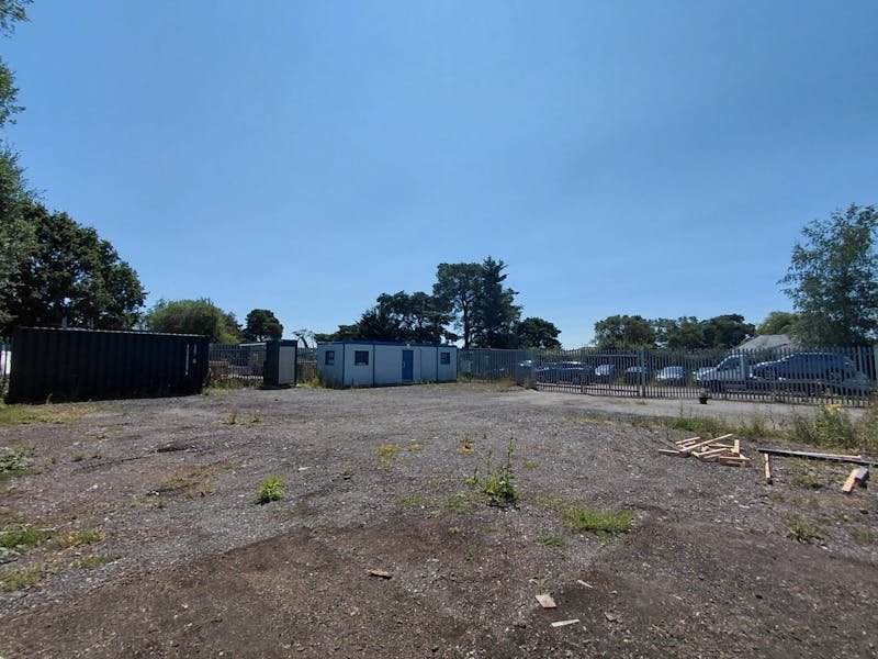 Storage in Ferndown - photo 2