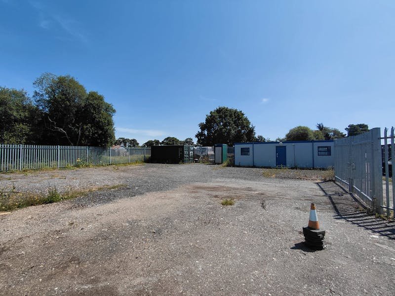 Storage in Ferndown - photo 3