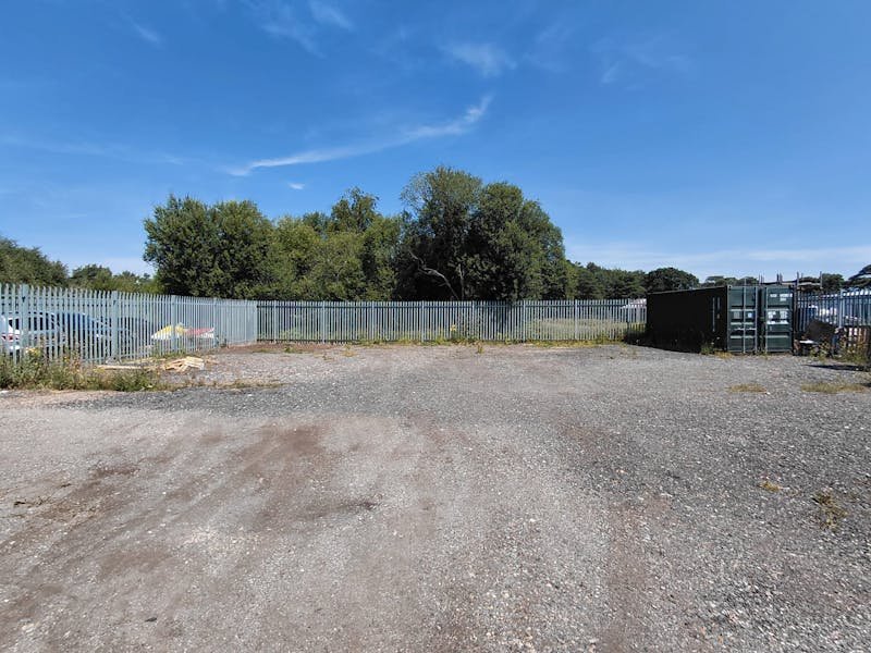 Storage in Ferndown - photo 4